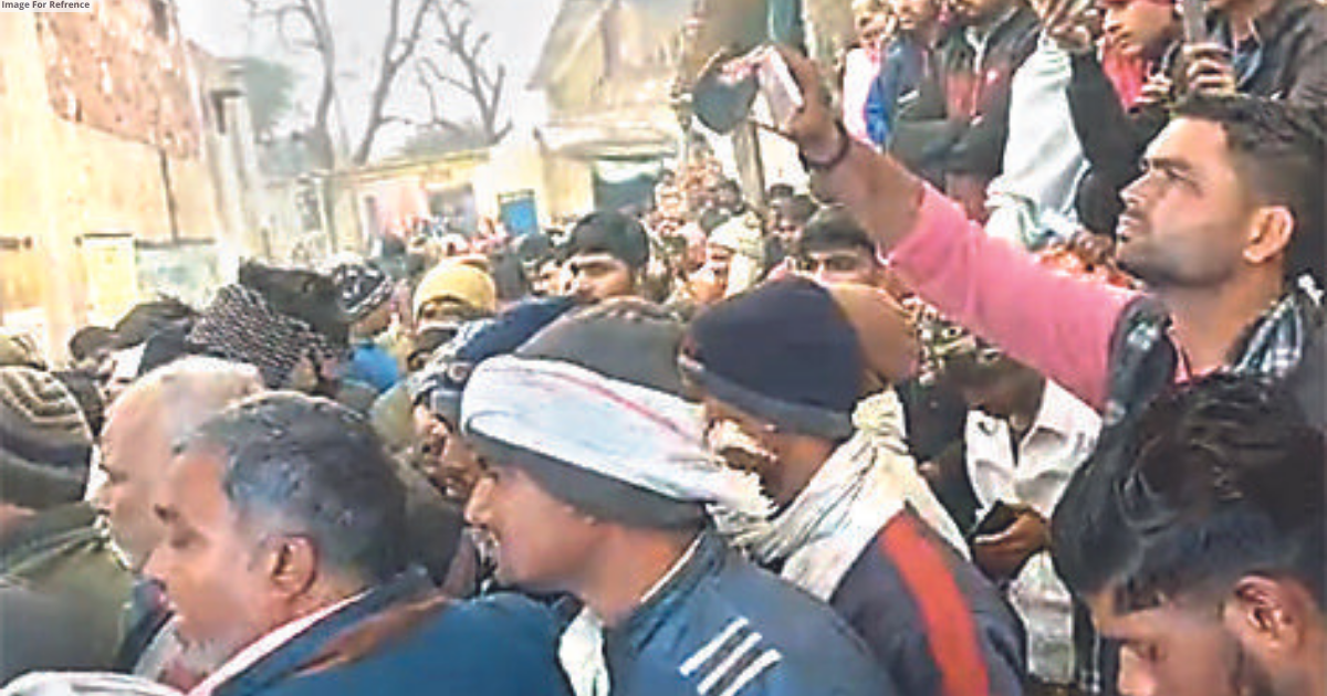 MP Ranjeeta Koli falls off chariot at Sankalp Yatra in Bharatpur